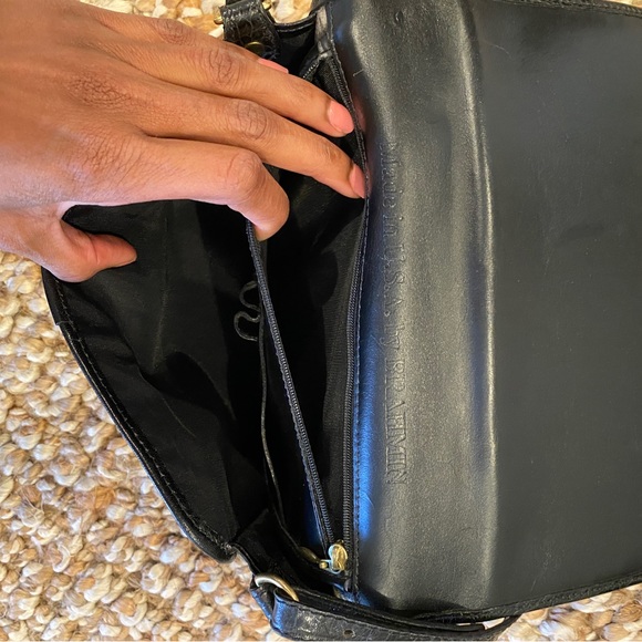 Authentic Brahmin classic crossbody purse - Picture 7 of 14